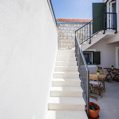 Appartement Zlatin Dvor - For 3, Terrace, Center, At 5-min, Bike Friendly