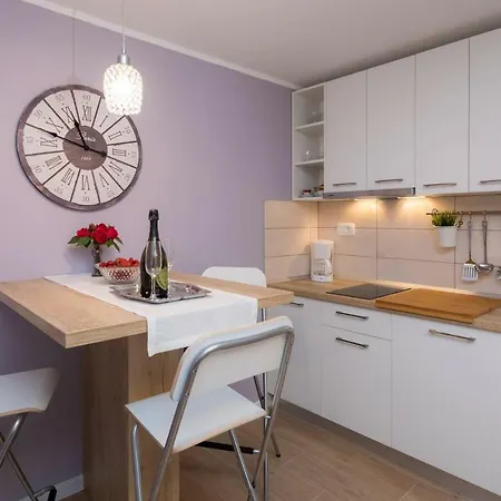Appartement Zlatin Dvor - For 3, Terrace, Center, At 5-min, Bike Friendly *
