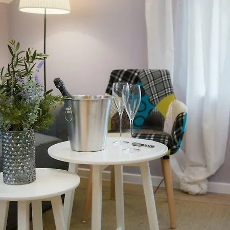 Zlatin Dvor - For 3, Terrace, Center, At 5-min, Bike Friendly Appartement Trogir